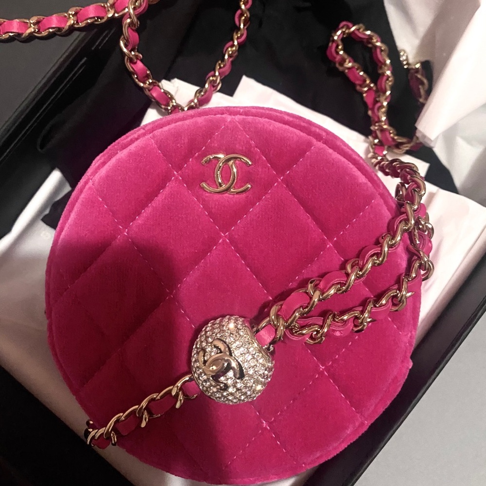 New Chanel pearl crush velvet bag - Picture 9 of 12